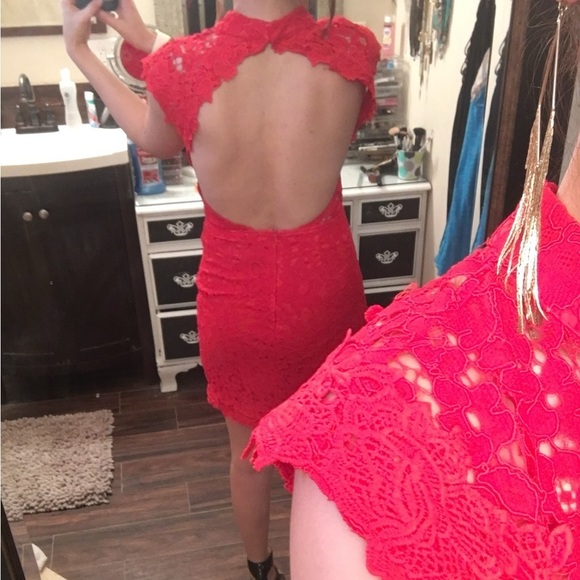 Red lace mini dress - Picture 3 of 3